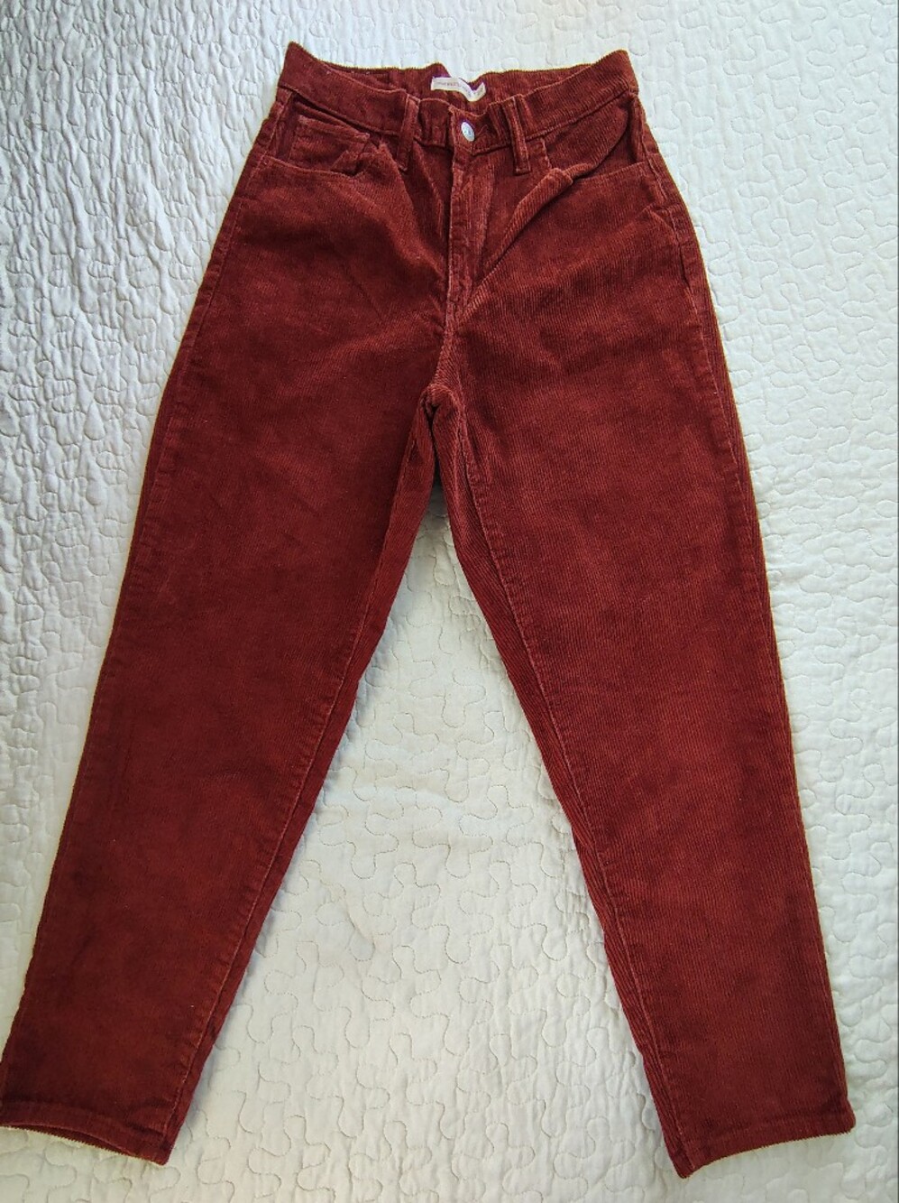 Levi’s High Waisted Mom Jeans Corduroy Terracota Size 29 (W29 L27)